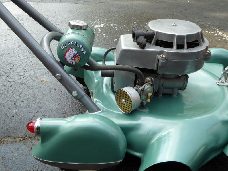 DIY lawnmower built to mimic vintage cars