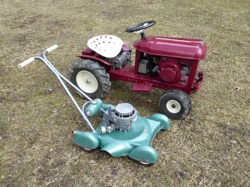 DIY lawnmower built to mimic vintage cars