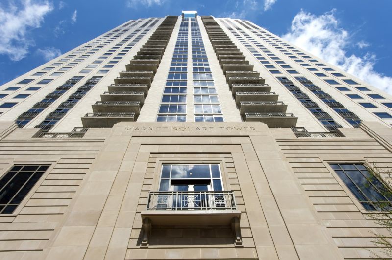 Market Square Tower’s glass sky pool floats 500 ft above the ground