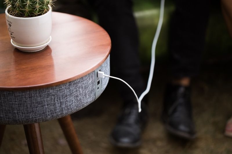 Mellow Multimedia Table