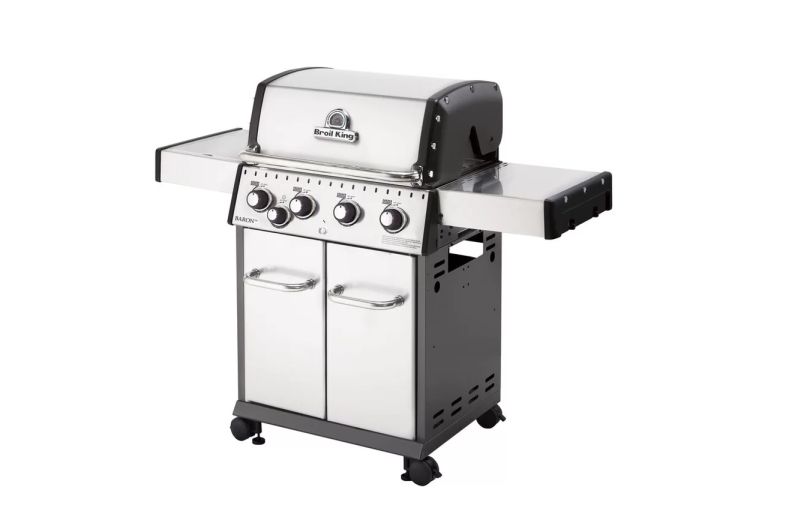 Broil King Baron 440 outdoor gas grill
