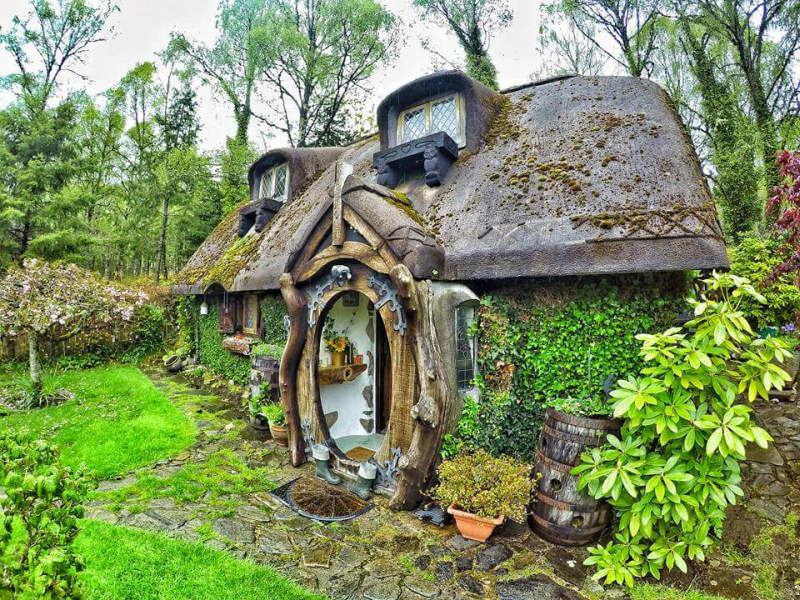 This hobbit home in Scotland looks like it belongs to the Shire