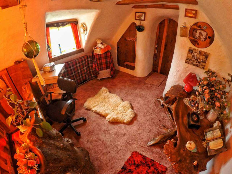 This hobbit home in Scotland looks like it belongs to the Shire