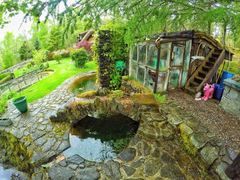 This hobbit home in Scotland looks like it belongs to the Shire