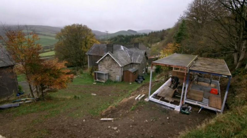 UK couple builds family home out of two old Lorries in just US$6.5k