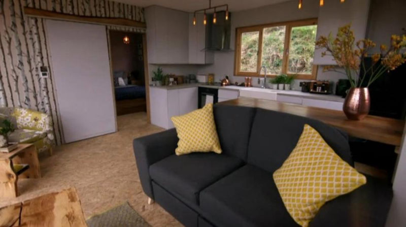 UK couple builds family home out of two old Lorries in just US$6.5k