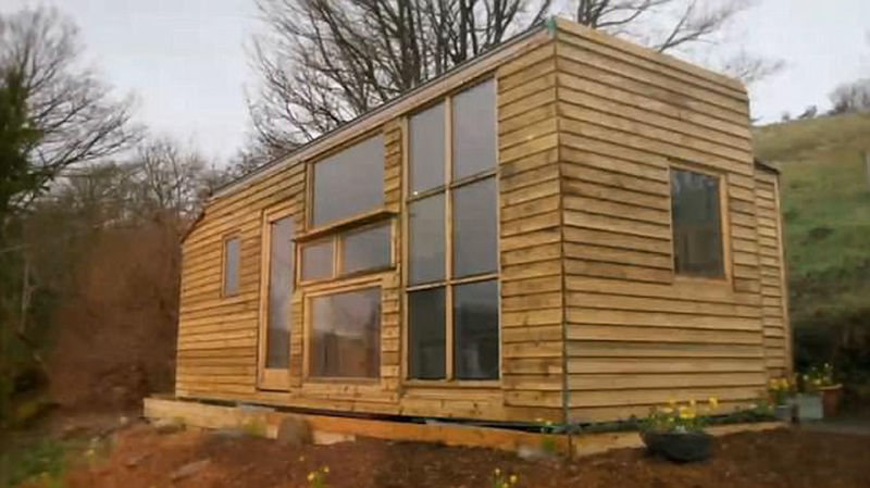 UK couple builds family home out of two old Lorries in just US$6.5k