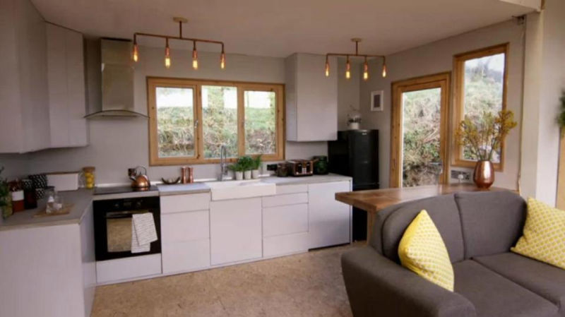UK couple builds family home out of two old Lorries in just US$6.5k
