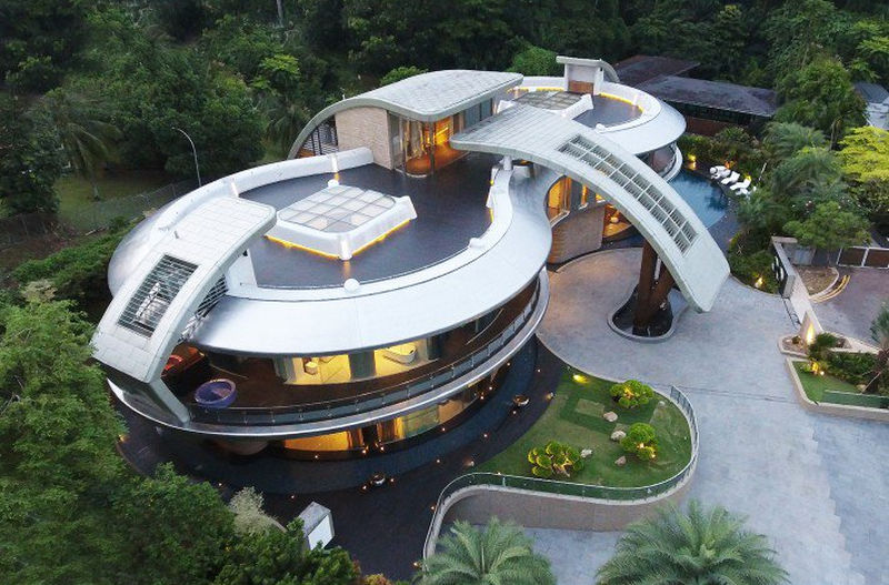 Villa Otto luxurious residential villa by Massimo Mercurio