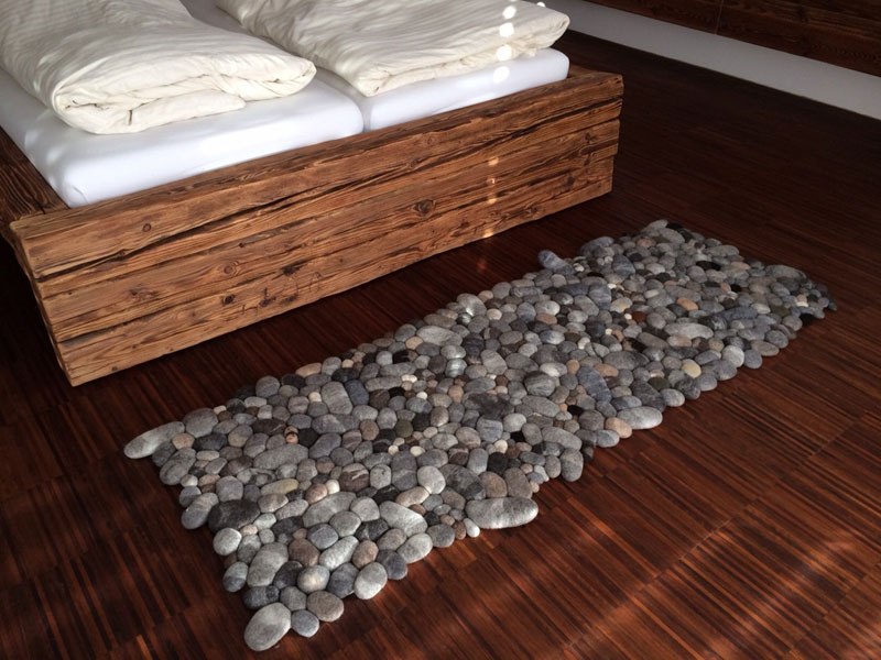 Amazing Felt Rugs That Look Like River Cobbles Amazing Felt Rugs That Look Like River Cobbles