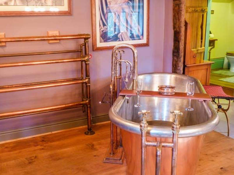 Brit couple transforms old garage into cozy holiday rental home