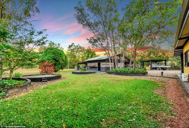 Humpty Doo home boasts circular front door inspired by ‘The Hobbit’