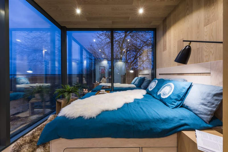 OOD mirror cabin can be set up in 8 hours as a vacation rental