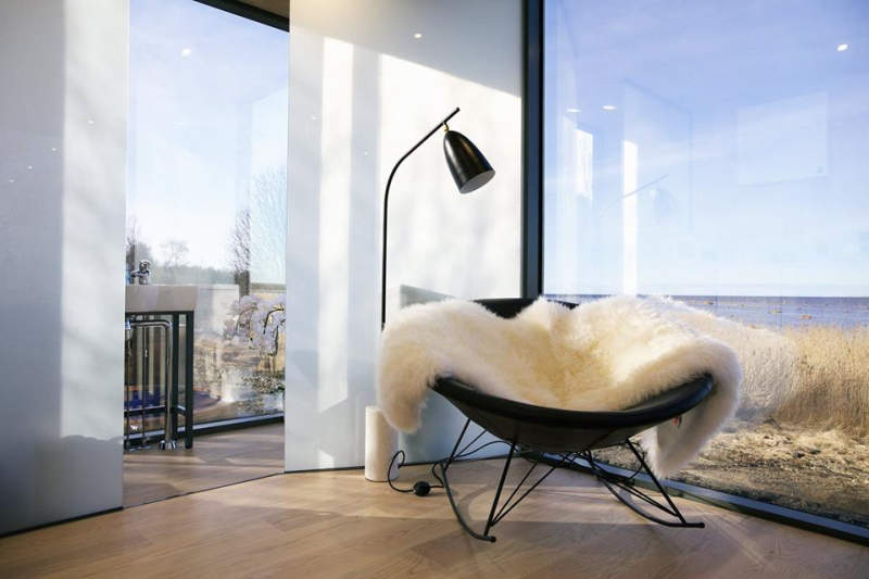 OOD mirror cabin can be set up in 8 hours as a vacation rental