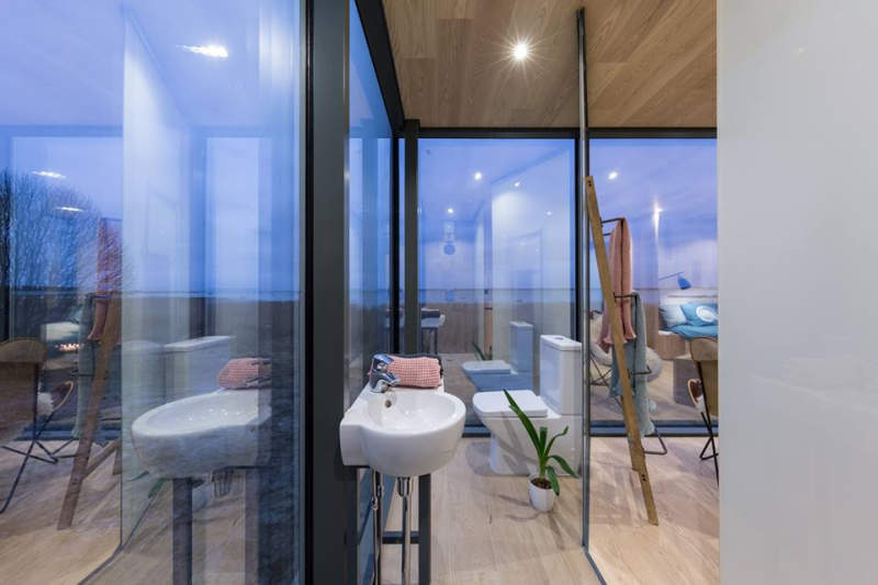 OOD mirror cabin can be set up in 8 hours as a vacation rental
