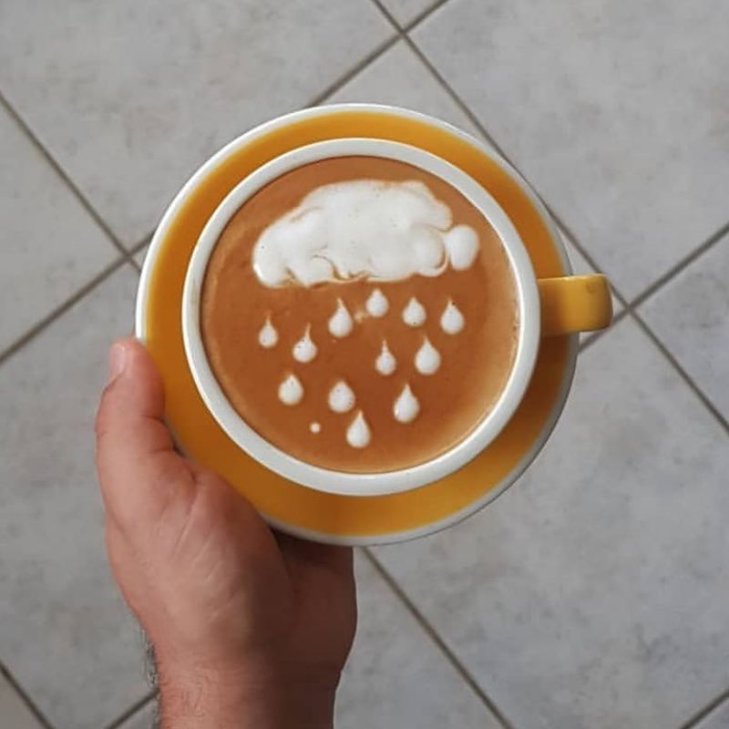Raining cloud latte art