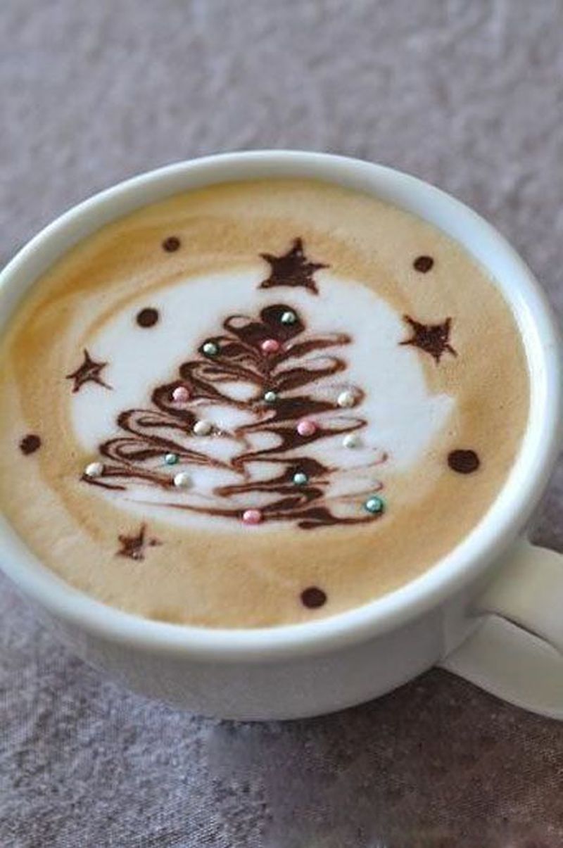 christmas tree latte art