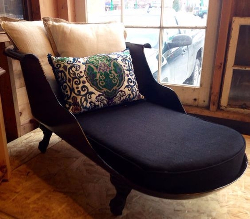 Old bathtub into chaise lounge