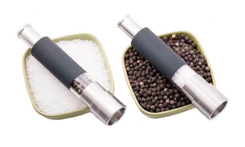 Black pepper grinding machine