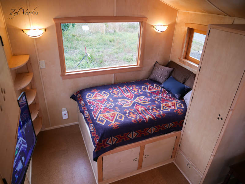 Damselfly tiny house on wheels by Zyl Vardos