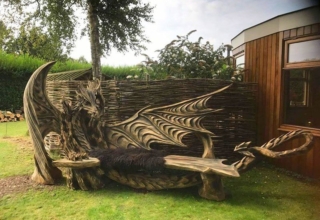 Igor Loskutow Wooden dragon bench