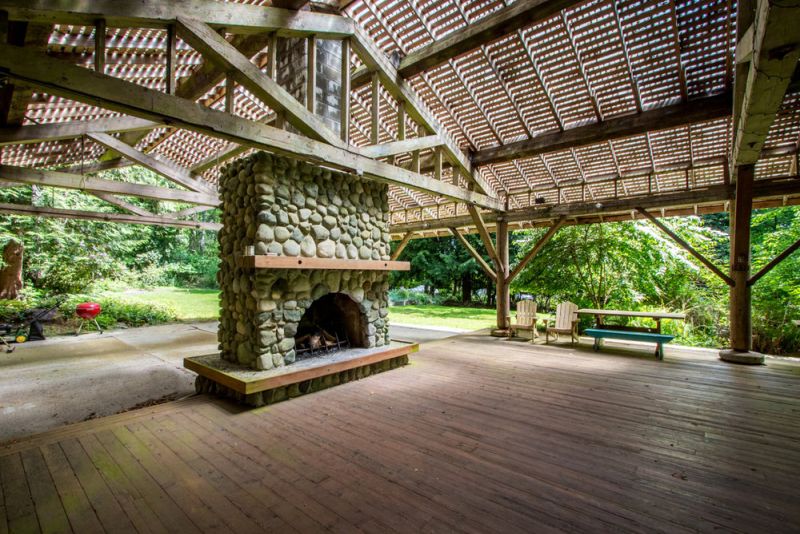 Treehouse Tower fireplace in Bainbridge