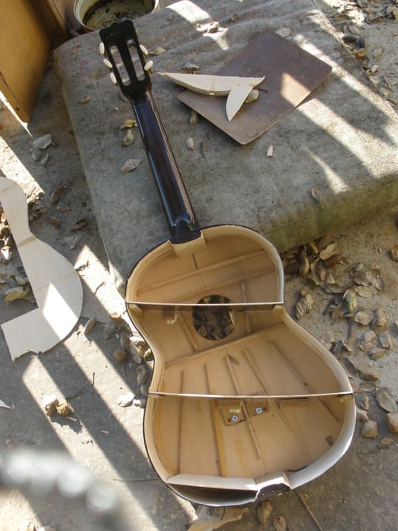 16 Creative Ways to Recycle Old Guitar into Home Décor Items