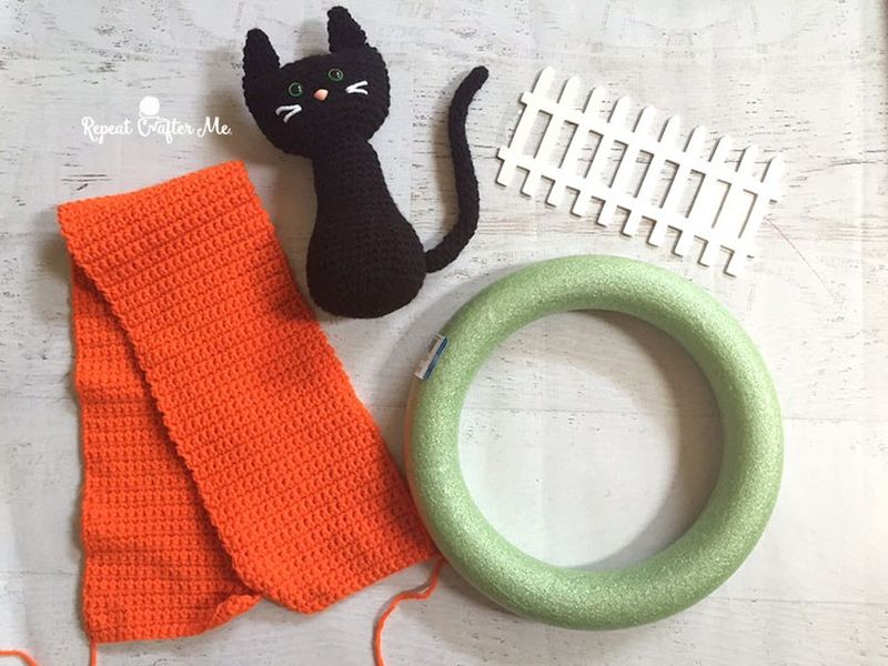 Crochet Halloween black cat wreath cute