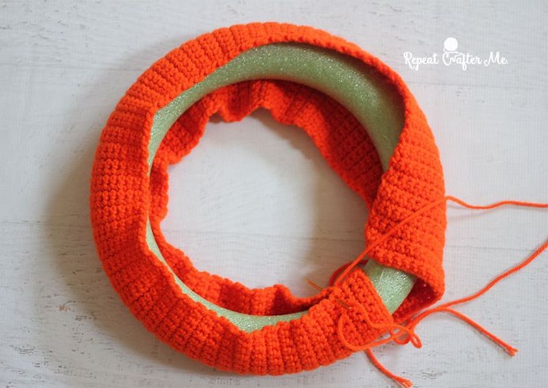 cute Crochet Halloween black cat wreath