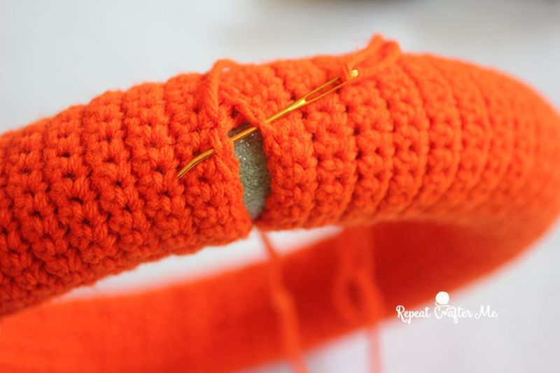 Cute little Crochet Halloween black cat wreath