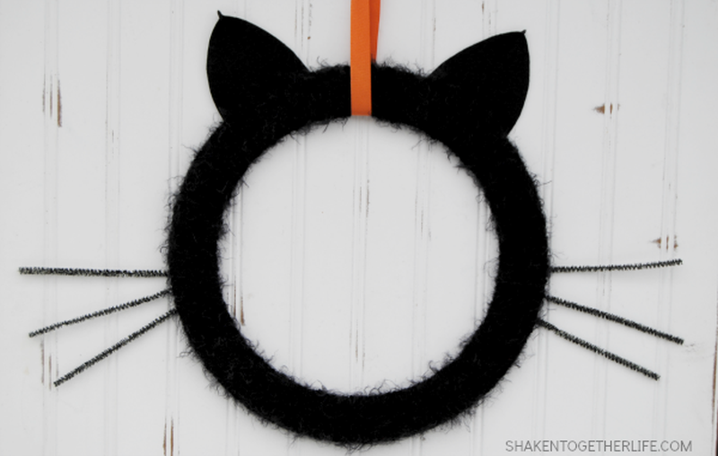 Halloween Black cat wreath