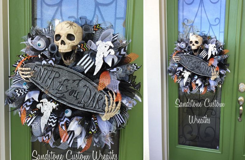 Spooky skull wreath