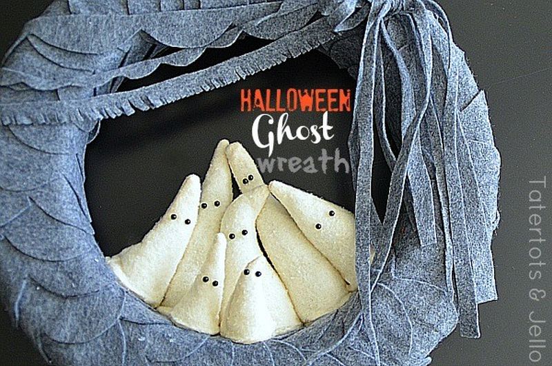 felt ghost wreath with little ghosties
