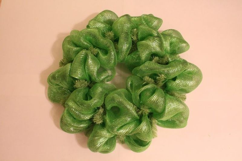 DIY mesh Halloween wreath