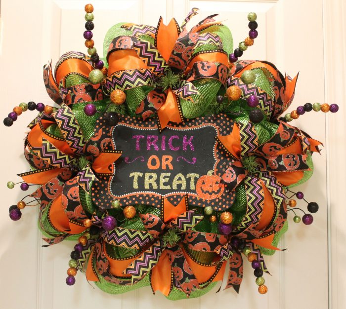 DIY mesh wreath