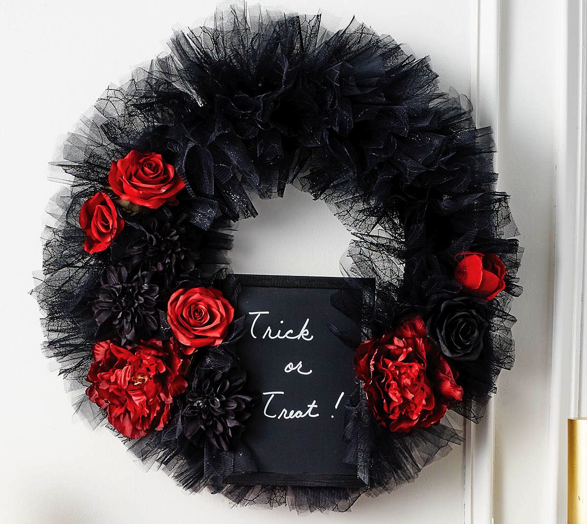 Wreath with a chalkboard
