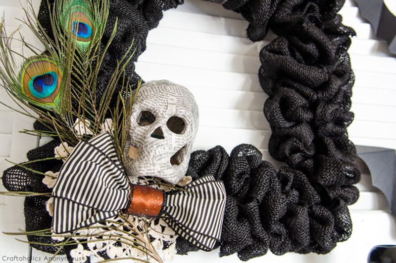 Square burlap wreath for Halloween