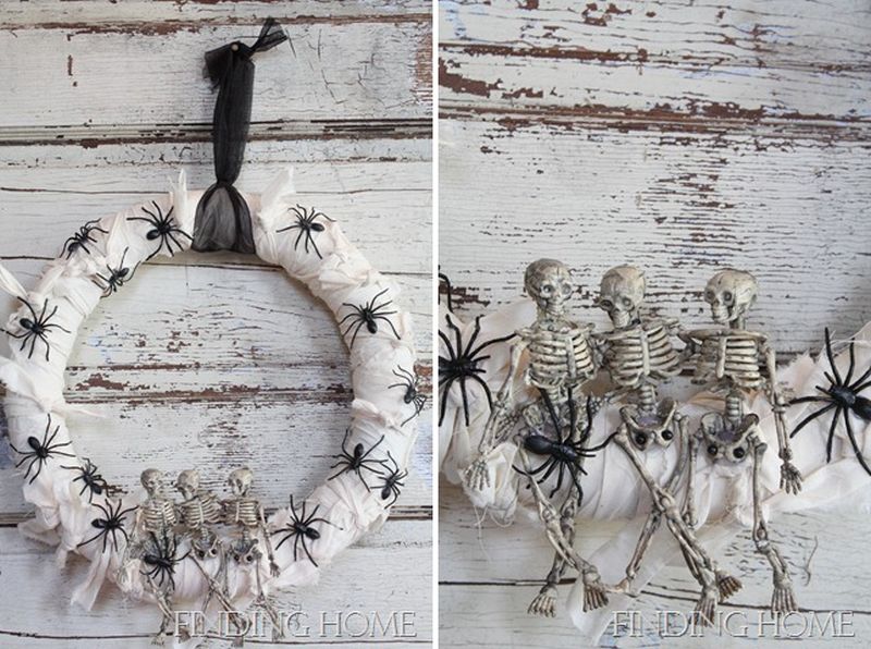 Spider wreath with happy skeletons