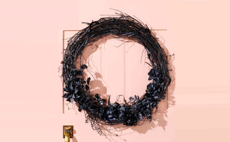 Black magic wreath