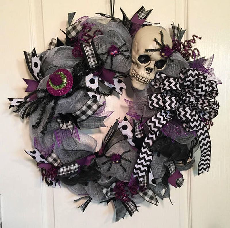 Skull spider and rat wreath