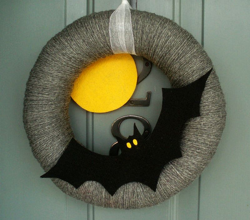 Yarn bat wreath