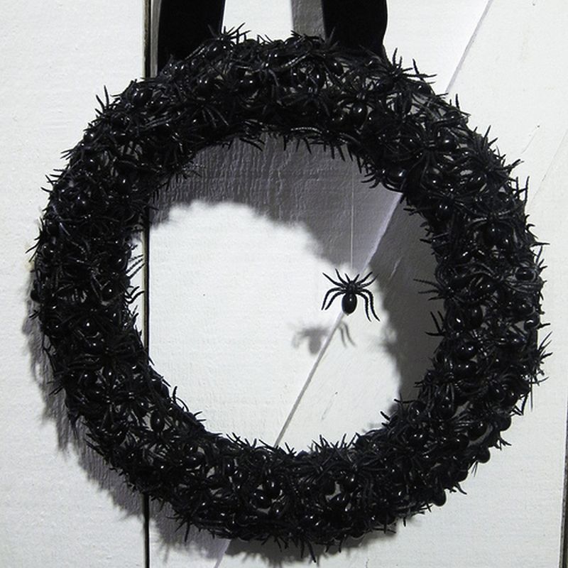 Climbing Spider Halloween Wreath