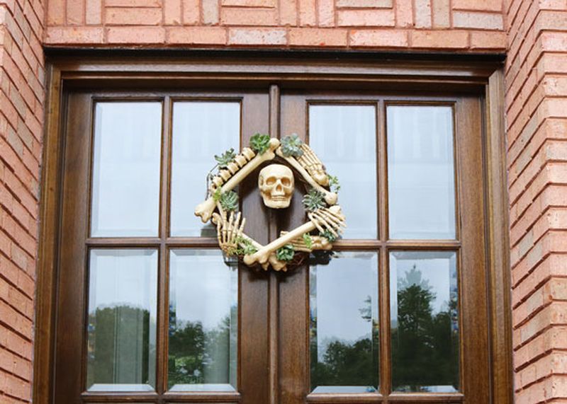 DIY Grapevine Skeleton Halloween Wreath
