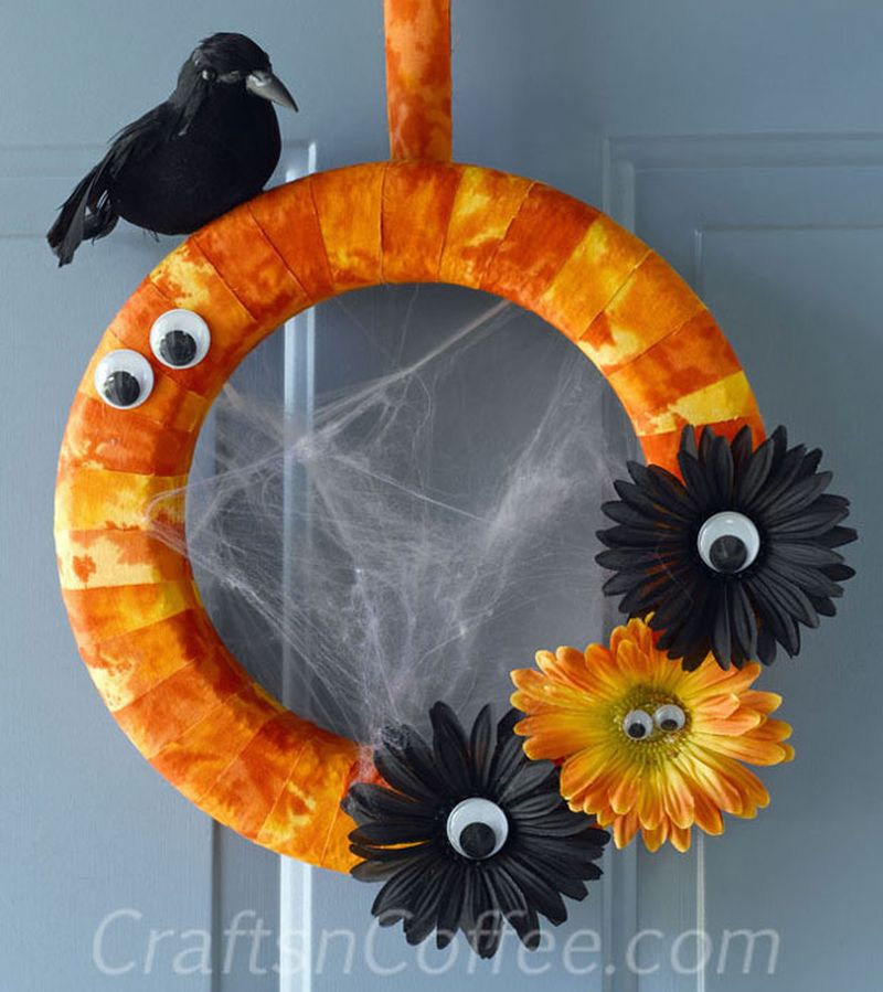 DIY Halloween Raven Wreath