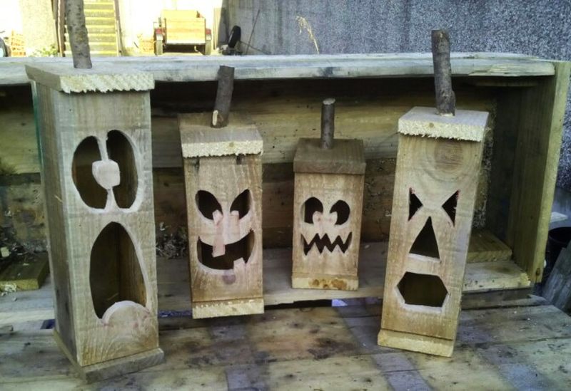 Pallet wood jack-o-lantern