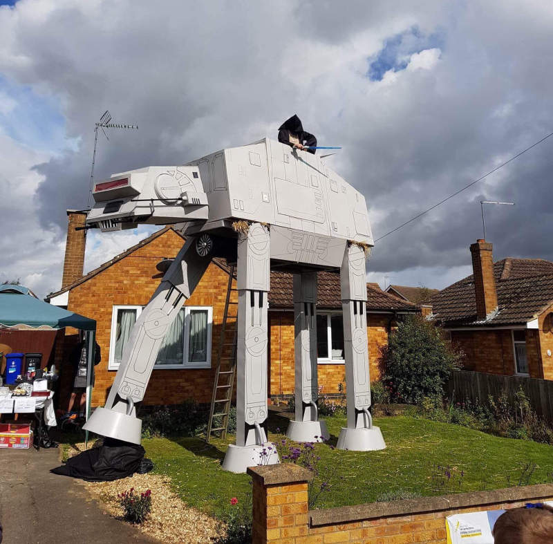 Ian Mockett builds life-size AT-AT Walker replica in his garden