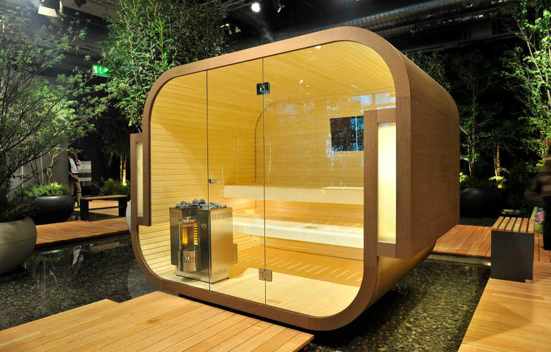 Swing freestanding sauna by Küng to enjoy benefits of sweating at home