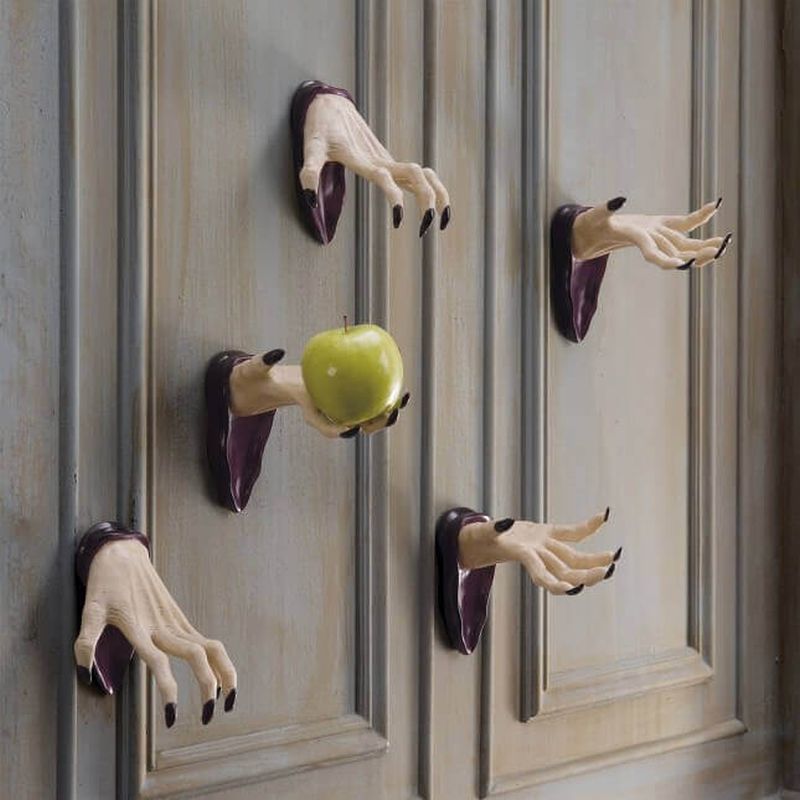 Halloween front Door decor tips