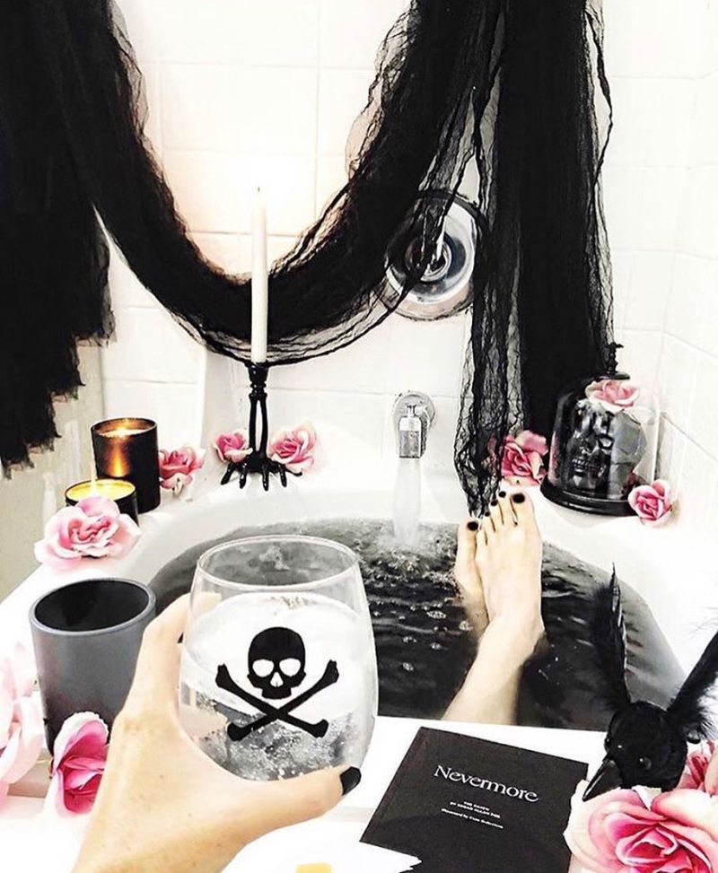 Bathroom Halloween decoration ideas