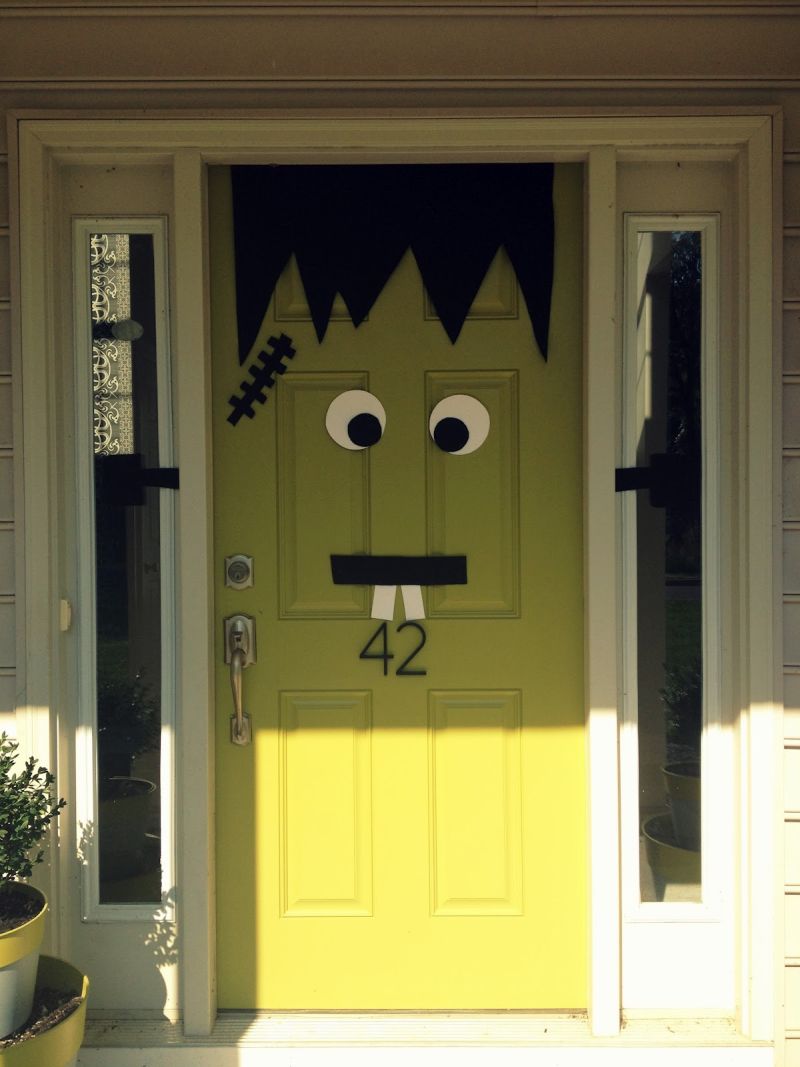 Front door decoration for Halloween - skeletons